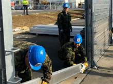 Active Reserves soldiers built flood barriers in Dubeč this time