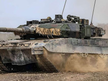 Defense Committee debates Leopard 2A8 tank deal and backpack issues