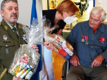 General Opata Pleased the War Veterans with Small Presents