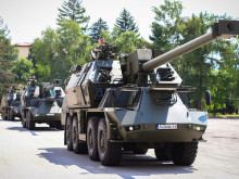 Slovakia received the Zuzana 2 self-propelled howitzers. The Czech Armed Forces are still waiting for new howitzers