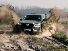The Czech Army has taken over the first batch of new Toyota Hilux vehicles