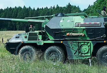 Military profession: vz. 77 DANA self-propelled howitzer crew