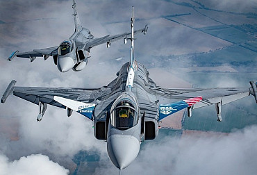 The future supersonic tactical aircraft of the Czech Air Force: the Gripen or the F-35?