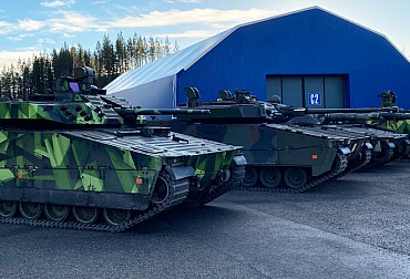 CV90 IFV in action on the test range and presentation of the current Swedish defence policy