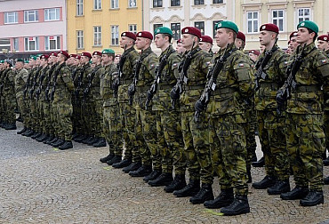 The Czech Army has grown younger, the development of the mean age based on the rank shows this