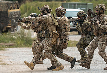 Special crisis training: Active reserves and professionals tested in a real-conflict simulation