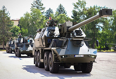 Slovakia received the Zuzana 2 self-propelled howitzers. The Czech Armed Forces are still waiting for new howitzers