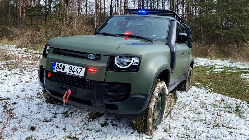 The Police is to get new LR Defender 110 cars, Dajbych company also ...