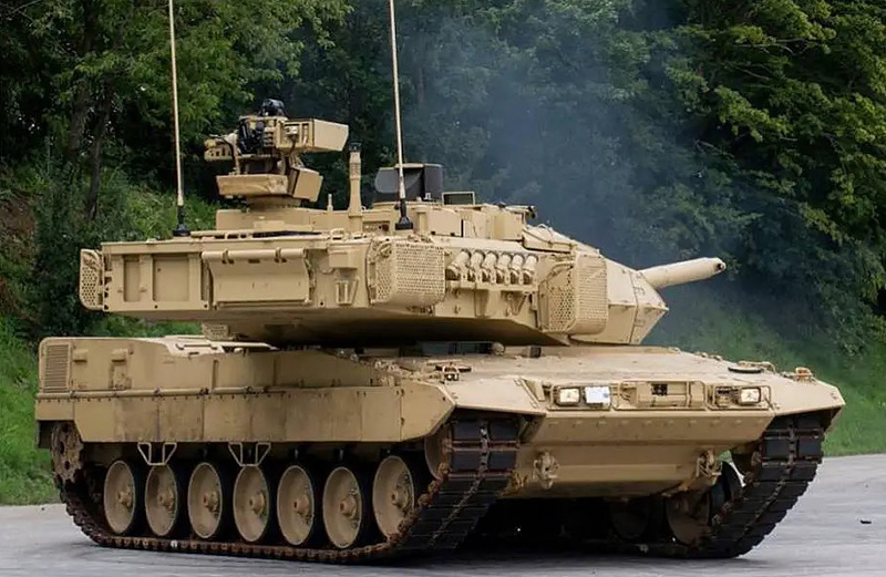 Foto: Konstrukce nového tanku Leopard 2A8 bude vycházet z hlavního bojového tanku Leopard 2A7HU pro maďarskou armádu (na snímku). | Krauss-Maffei Wegmann (KMW)