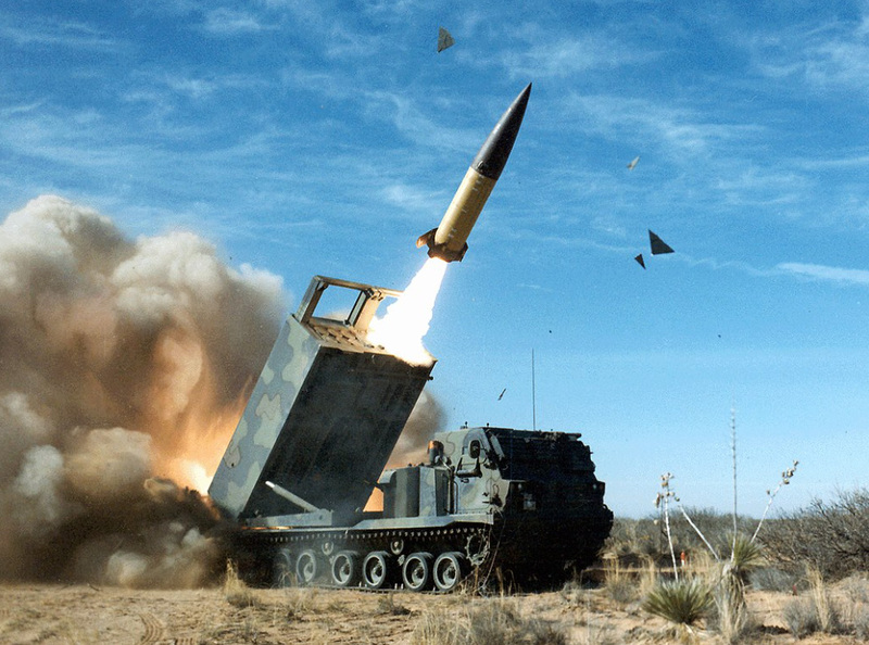 Picture: Ballistic missile fired from an M270 MLRS self-propelled armored rocket launcher | U.S. Army