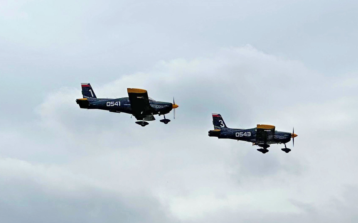 Foto: Letouny ZLIN Z-143LSi GENIUS a ZLIN Z-242L ZEUS | Jan Zilvar / CZ DEFENCE