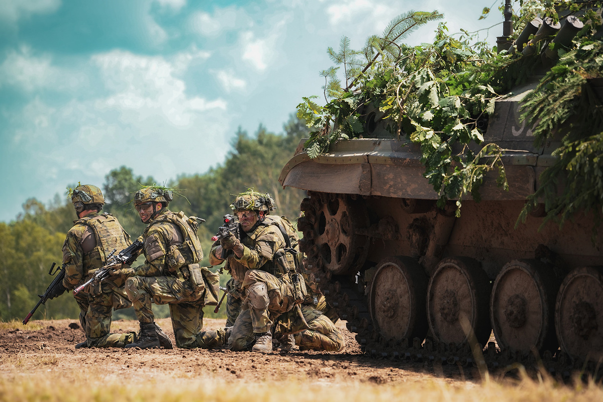 Foto: BVP-2 a výsadek roje | Armáda ČR
